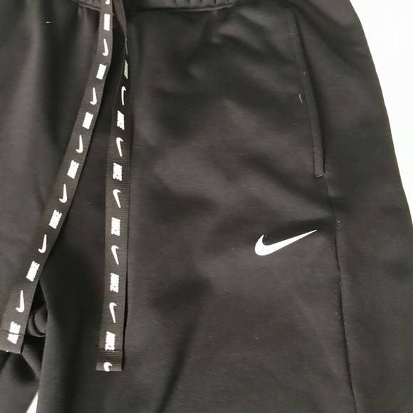 Black Nike Sweatpants 🖤 - Picture 2 of 3
